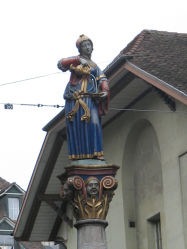 Anna-Seiler-Brunnen, Statue
                          "Temperantia"