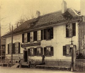 Bern, das alte Caf Restaurant
                          "Bierhbeli" vor dem Abbruch 1912