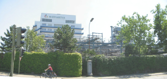 Muttenz: Rothausstrasse, Gebude und
                        Produktionsanlagen der Giftfabrik Novartis,
                        Panoramafoto