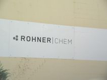 Pratteln, Gempenstrasse 6, das Logo der
                        Giftfirma Rohner Chemie, Nahaufnahme