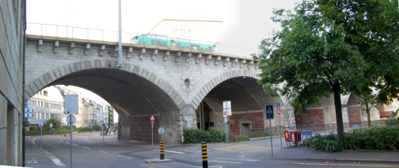Viaduktstrasse mit Viadukt, Panoramafoto