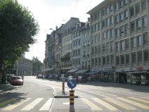 St. Gallen: Haltestelle Marktplatz Bohl,
                        Sicht auf Bahnhofstrasse