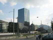St. Gallen: Rosenbergstrasse, Sicht auf den
                        Glaspalast des Hauptbahnhof