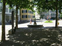 Winterthur: Graben und Holderplatz,
                        Schattenallee mit Brunnen