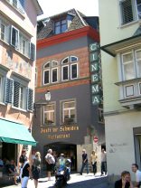 Zurich, Marktgasse (Market Alley), the
                        restaurant "Zunft zur Schmiden"
                        ("Smithery guild") is in another
                        house