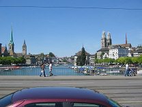 Zurich Quaibrcke (Quay Bridge), sight of
                        Limmat river with Fraumnster (Woman's
                        Cathedral) and Grossmnster (Great Cathedral)