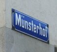 Road
                      sign "Mnsterhof" ("Cathedral's
                      Yard")