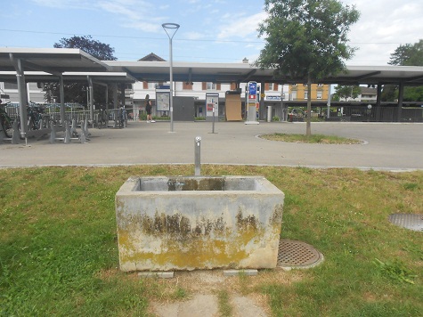 Brunnen in Stein am Rhein beim
                          Bahnhof 02