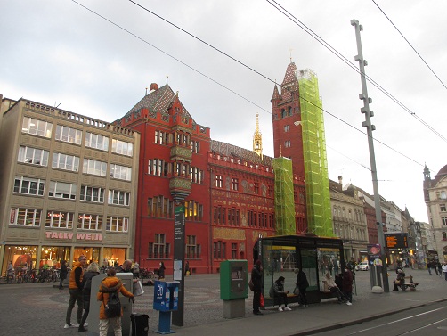 Basel Markplatz, das Rathaus
                        (am 8.11.2021)