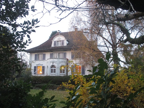 Langenthal, die Freimaurer-Villa am
                        Jgerweg 6 neben der Terror-Steiner-Schule Sicht
                        02