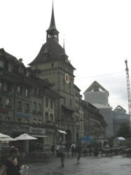 Waisenhausplatz mit Stadttor
                          "Kfigturm"