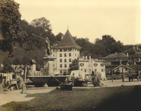 Bern, der Luferbrunnen (Mitte 16. Jh)
                          auf dem Platz bei der Untertorbrcke 1895 ca.