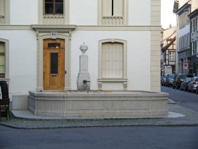 Basel, Sankt-Alban-Vorstadt, Brunnen an der
                        Kreuzung mit dem Mhlenberg, Nahaufnahme