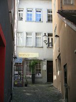 Zurich: Niederdorfstrasse (Downtown
                        Street), a handicraft workshop
