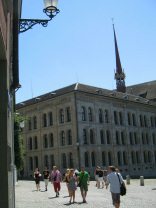 Zurich, Mnstergasse (Cathedral Alley), the
                        schooling center of the cathedral can be seen