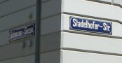 Road sign on the corner Stadelhoferstrasse
                        / Schanzengasse (Stadelhofen Street /
                        Entrenchment Alley)