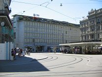Zurich,
                        Paradeplatz (Parade Square, Tricklement Square),
                        UBS bank