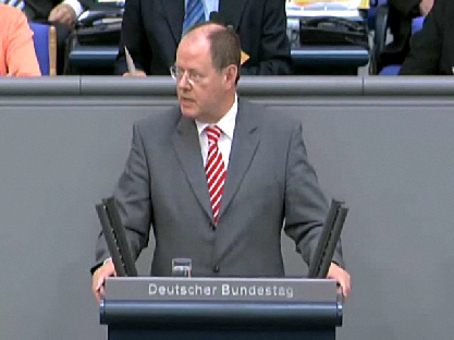 Peer Steinbrck im
                        Bundestag bei seiner Rede gegen die Anstiftung
                        zur Steuerhinterziehung durch die Schweiz und
                        Liechtenstein (05)