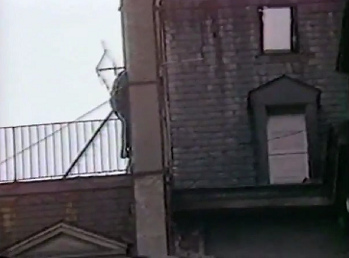 Vacation
                          of Baden Street N 2 on January 9, 1984, bully
                          police coming from the roof of the neighboring
                          house 01