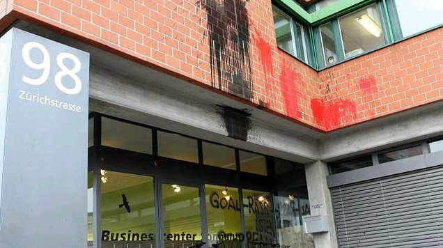 Paint bomb attack against advertising
                          agency "Goal" of Nazi Alexander
                          Segert in December 2009 with the claim: Stop
                          Goal racists (Goal-Rassisten stoppen)