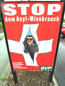 Kriminelles,
                          faschistisches SVP-Plakat "Stopp dem
                          Asyl-Missbrauch" 1998 / 1999 [15]