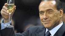 Berlusconi con il bicchiere di
                        champagne, un playboy che non ha mai governato -
                        10 anni di stallo nello sviluppo in Italia -
                        attivamente sostenuto da Tettamanti